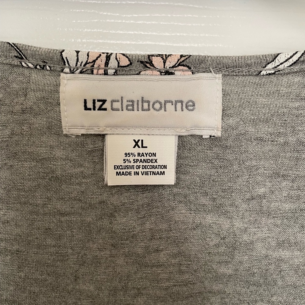Liz Claiborne NWOT long sleeve vneck top button loose blouse size XLarge- grey - Picture 5 of 5